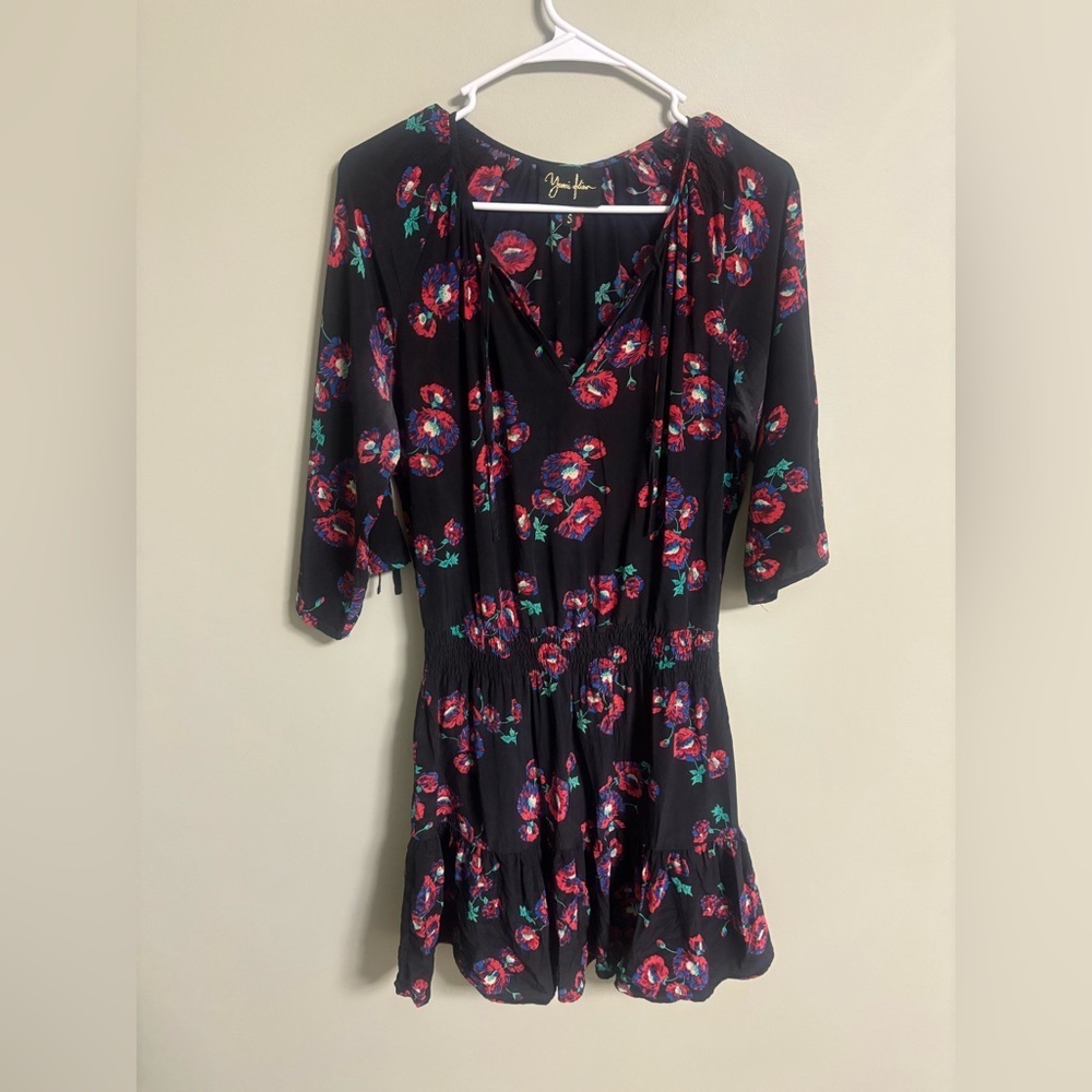 Yumi Kim 100% Silk Black Floral Mini Dress Size Small 4-6 Revolve V Neck